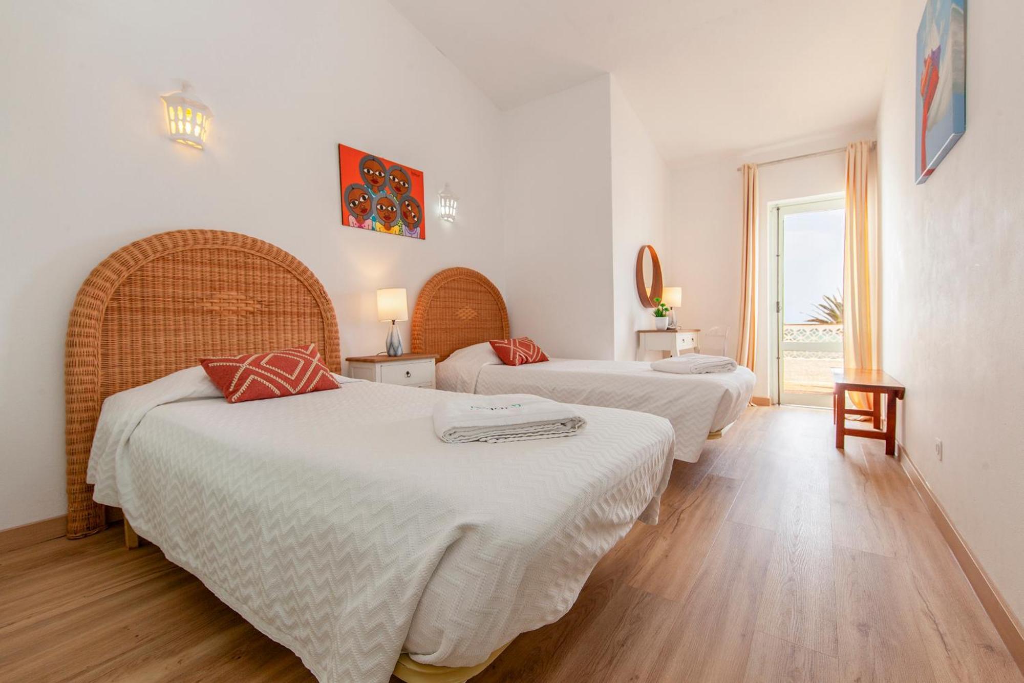 B86 - Beachline Apartment In Praia Da Luz Екстер'єр фото